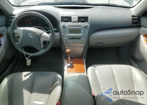 2008 Toyota Camry Le z USA, uszkodzony, nr VIN 4T1BK46KX8U065201